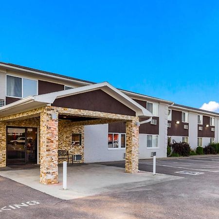 Red Roof Inn Dry Ridge Bagian luar foto