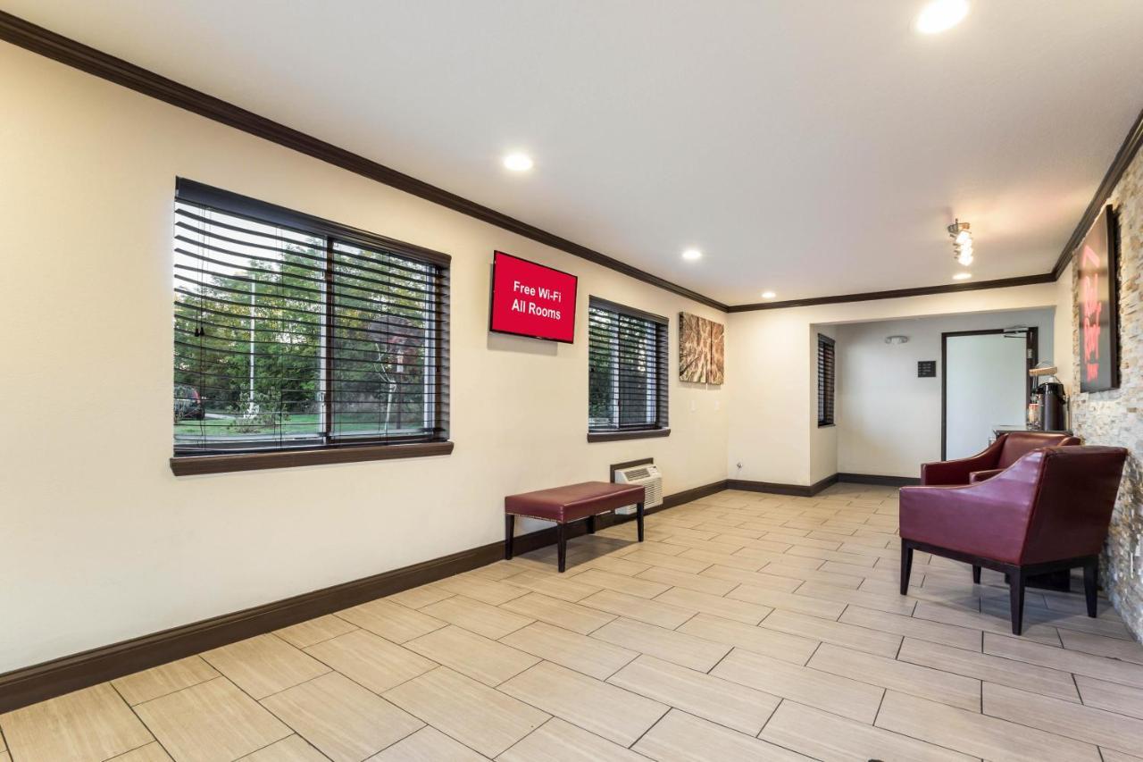 Red Roof Inn Dry Ridge Bagian luar foto