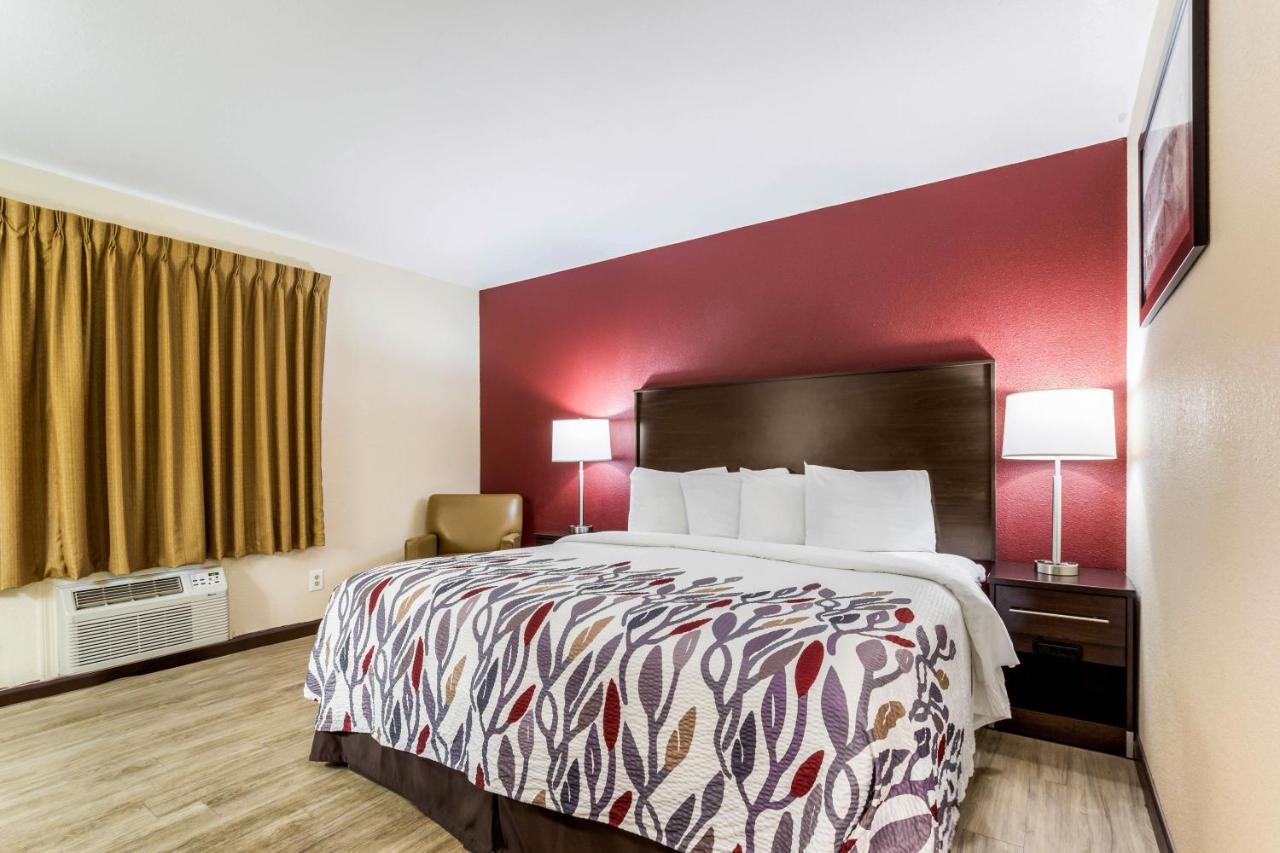 Red Roof Inn Dry Ridge Bagian luar foto