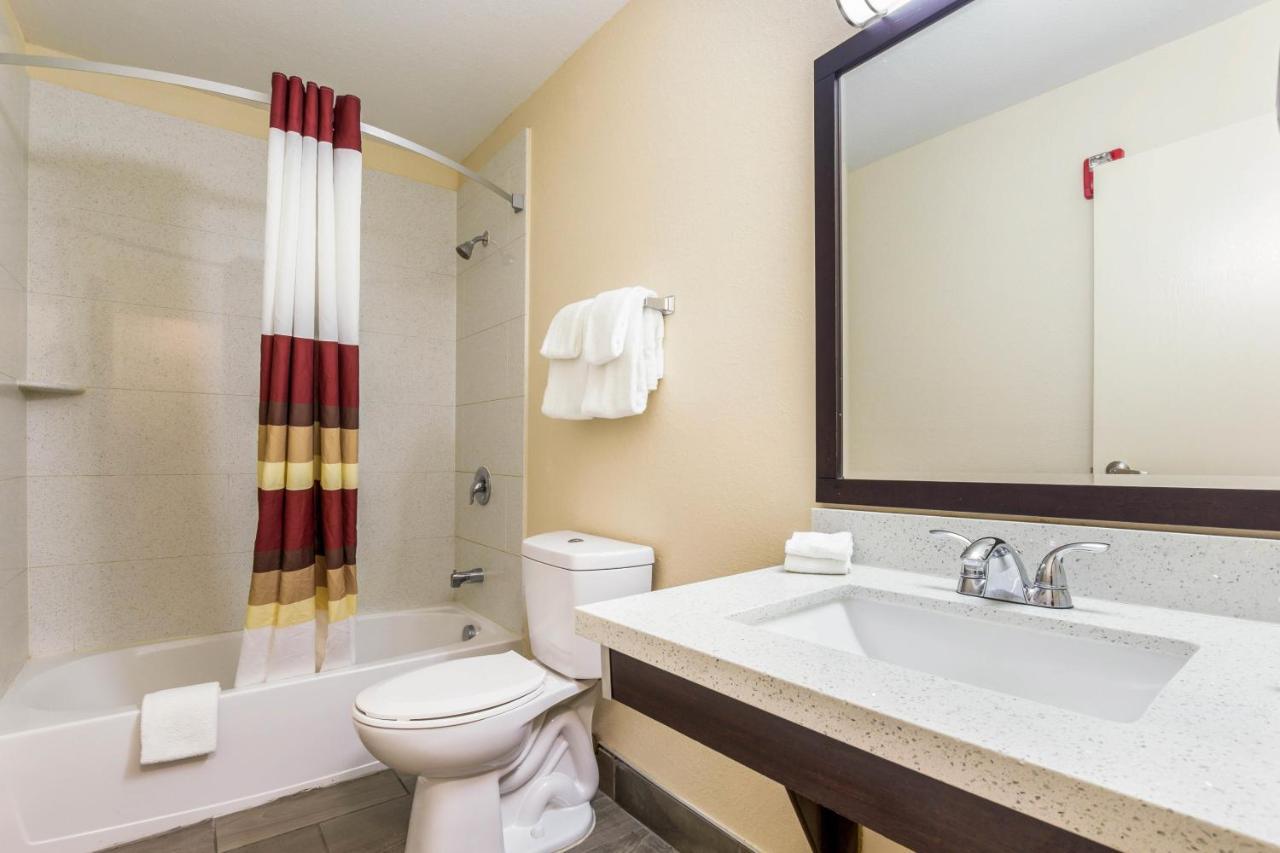 Red Roof Inn Dry Ridge Bagian luar foto