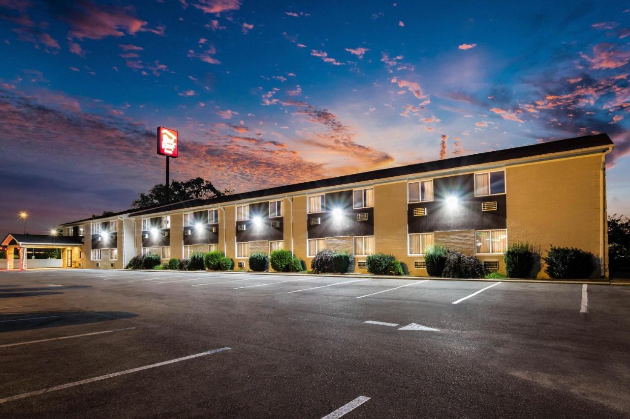 Red Roof Inn Dry Ridge Bagian luar foto