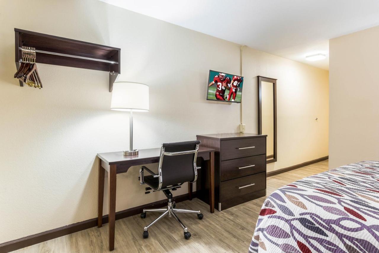 Red Roof Inn Dry Ridge Bagian luar foto