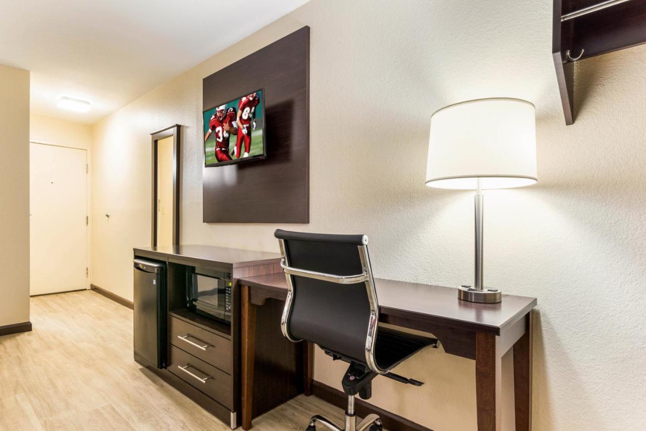 Red Roof Inn Dry Ridge Bagian luar foto