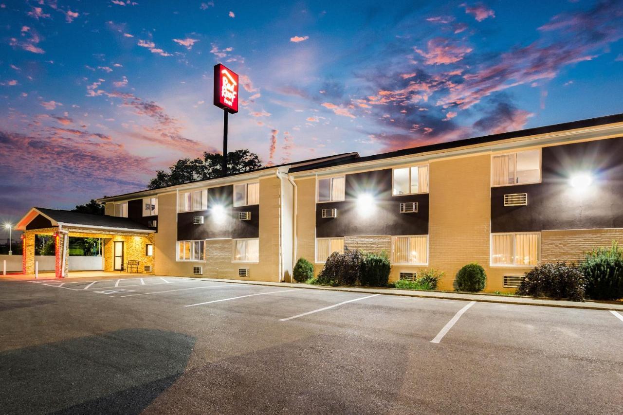 Red Roof Inn Dry Ridge Bagian luar foto