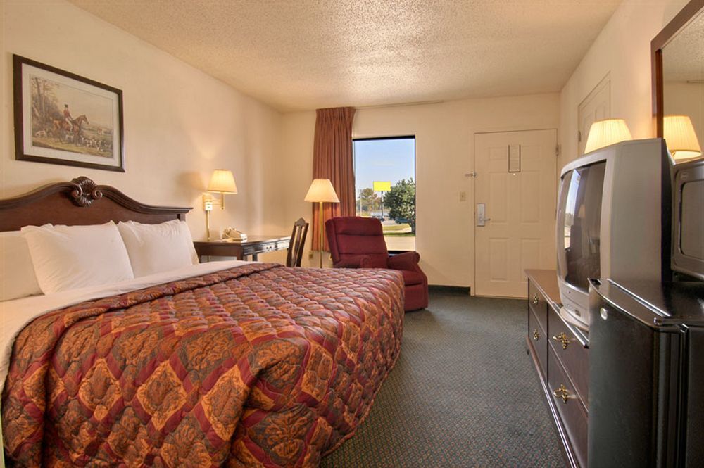 Red Roof Inn Dry Ridge Bagian luar foto